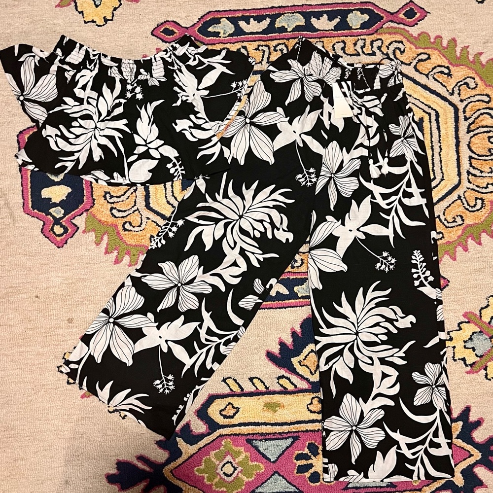 NWT 🖤🤍Boho Tropical Two Piece Outfit